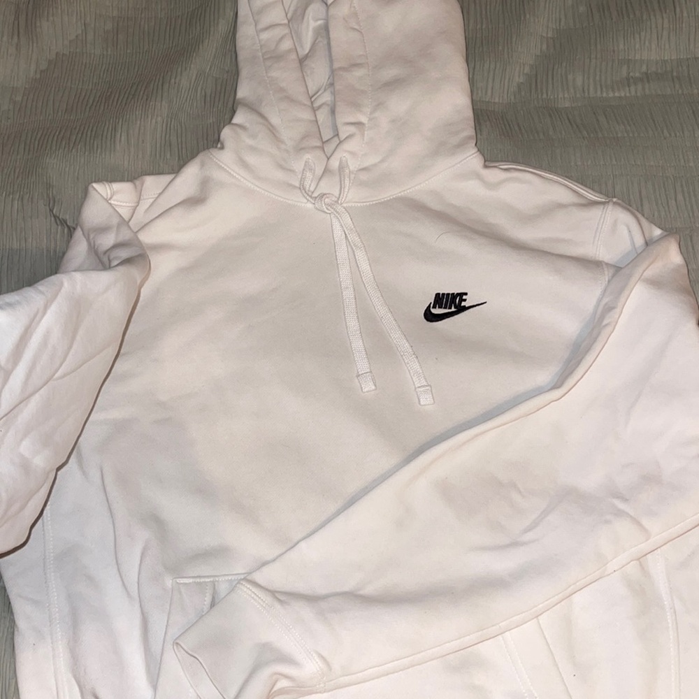BASIC NIKE HOODIE